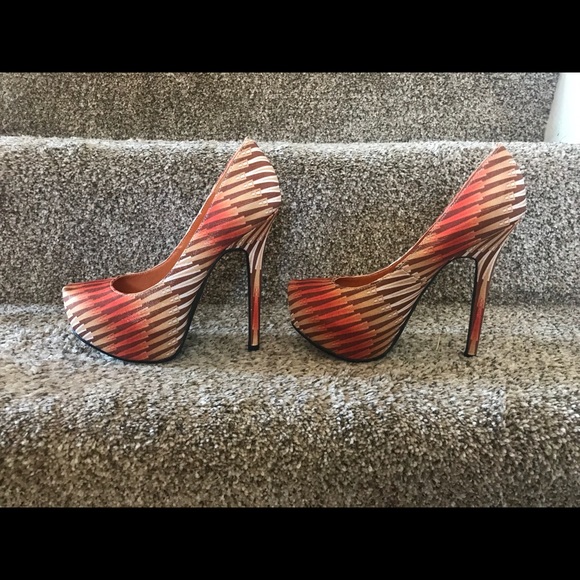 Platform Heels! - Picture 2 of 5